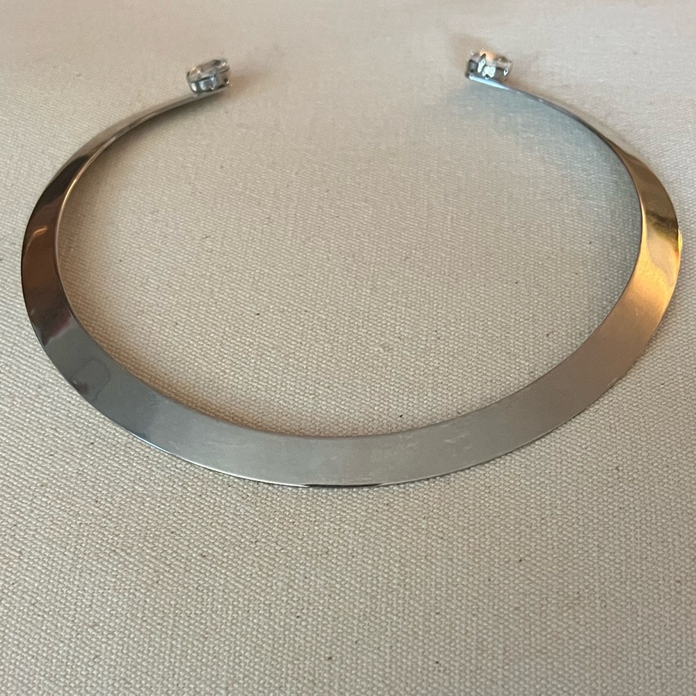 Choker necklace
